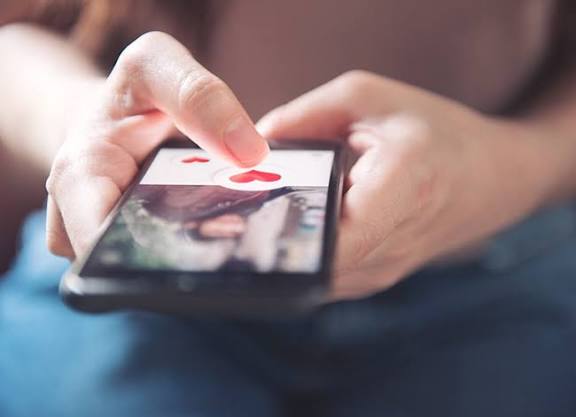 How to Build Trust in an Online Dating Application?